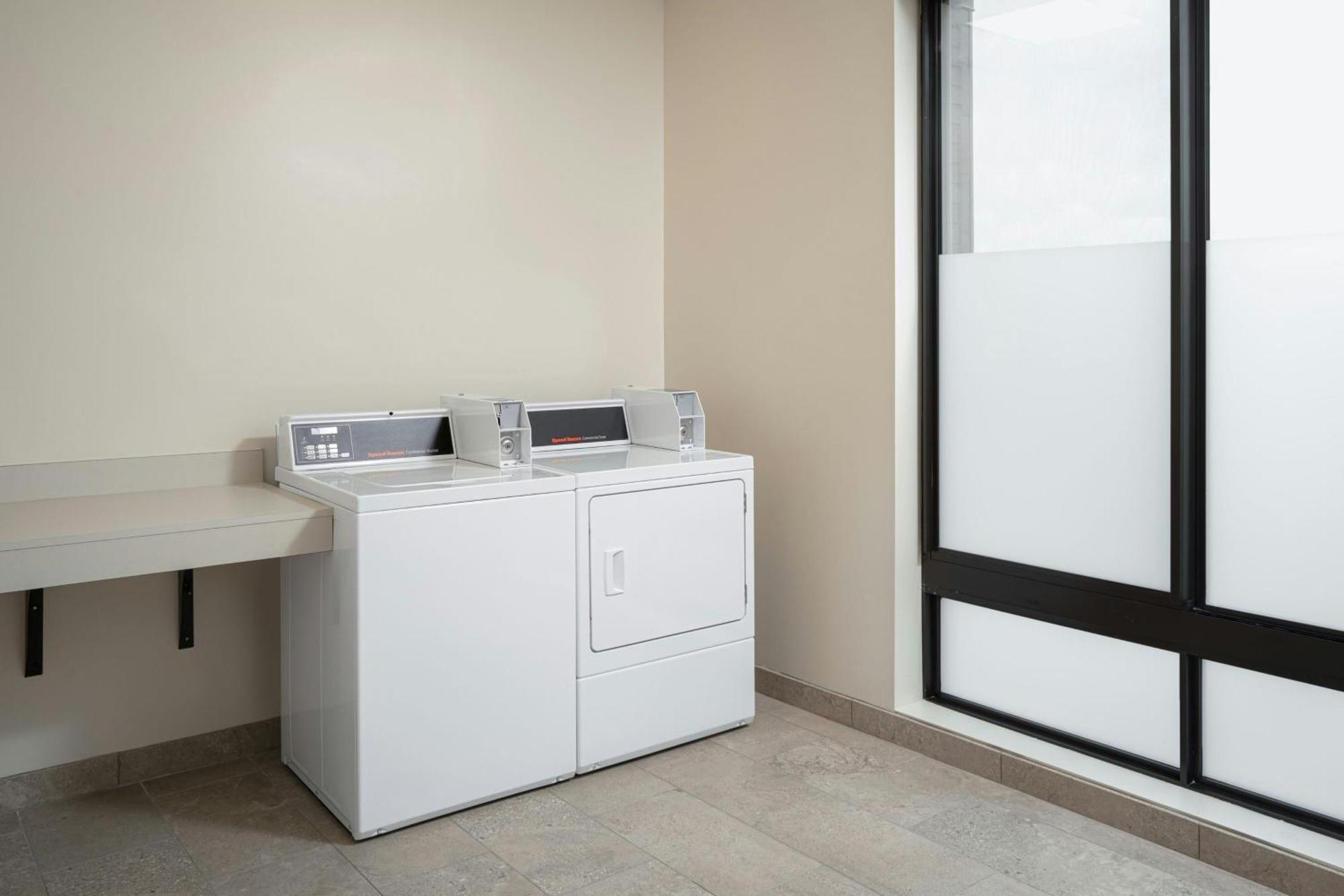 Courtyard By Marriott Cleveland Tn Hotel Buitenkant foto